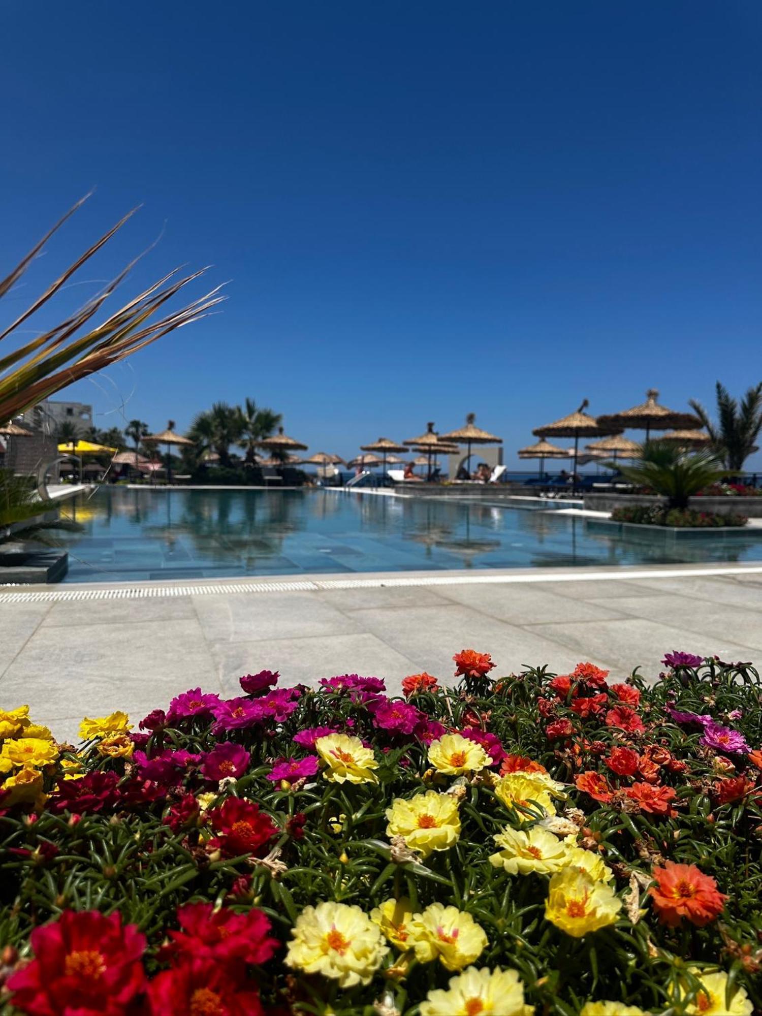 Manolya Hotel Lapithos  Luaran gambar