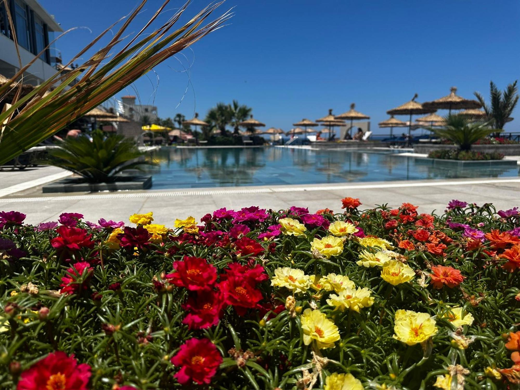 Manolya Hotel Lapithos  Luaran gambar