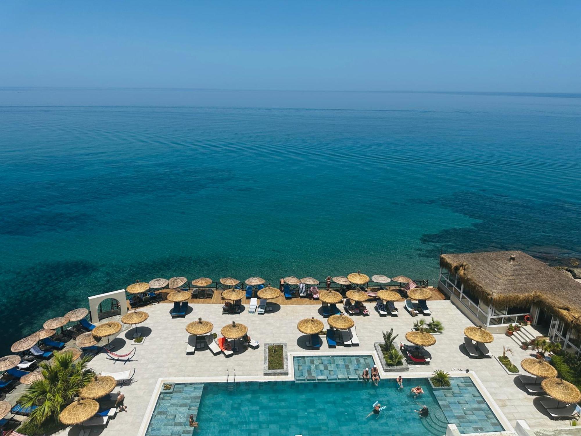 Manolya Hotel Lapithos  Luaran gambar