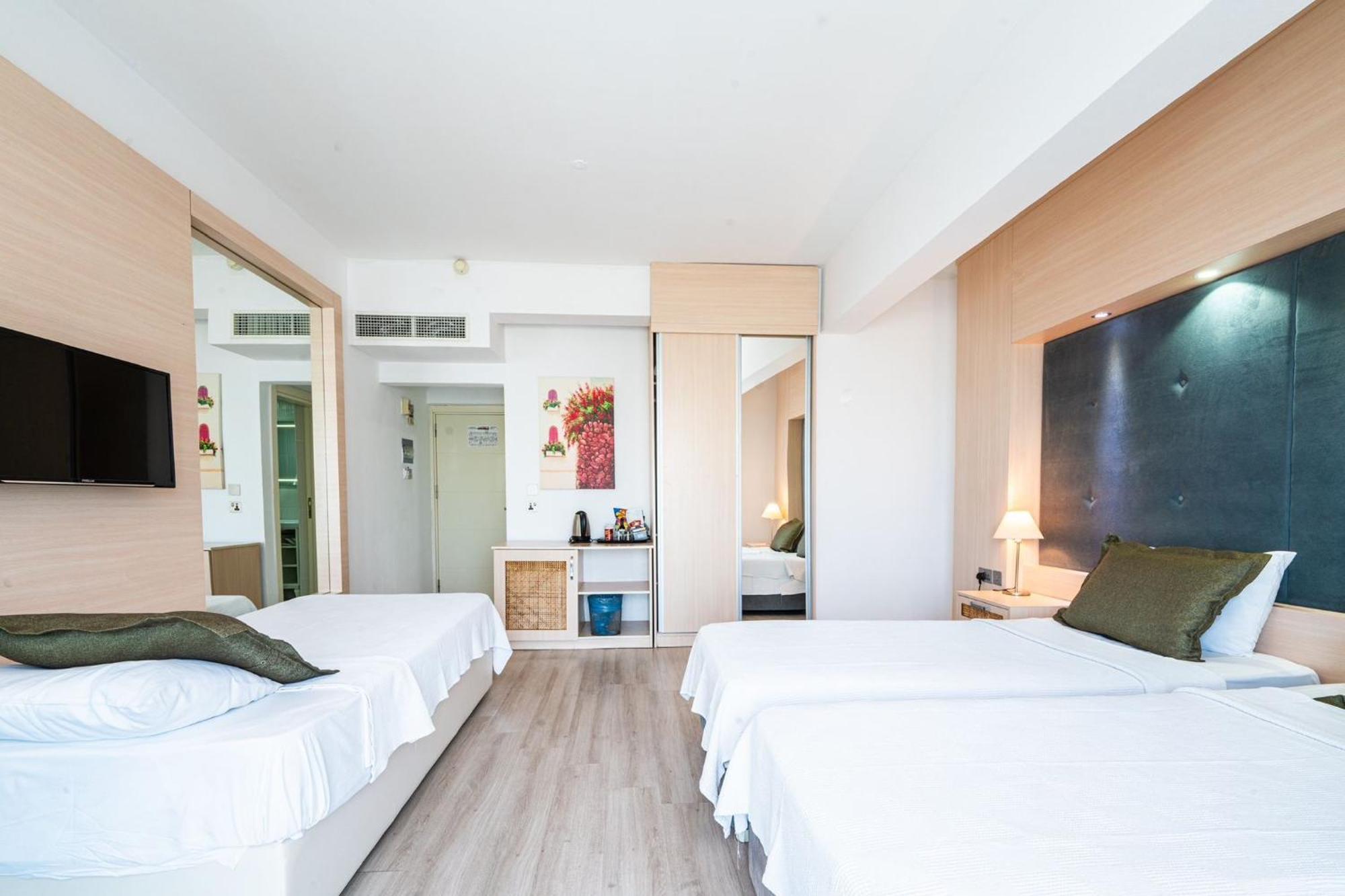 Manolya Hotel Lapithos  Luaran gambar
