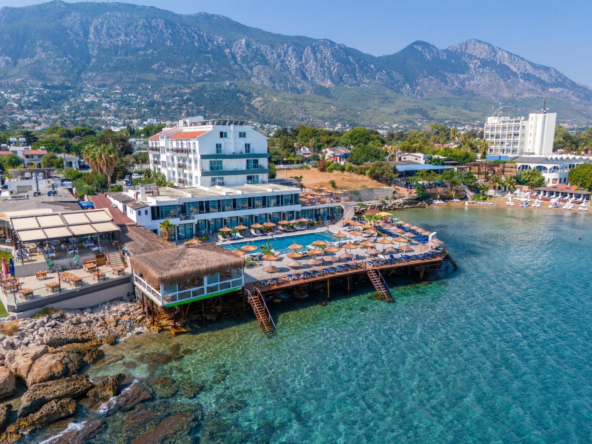 Manolya Hotel Lapithos  Luaran gambar