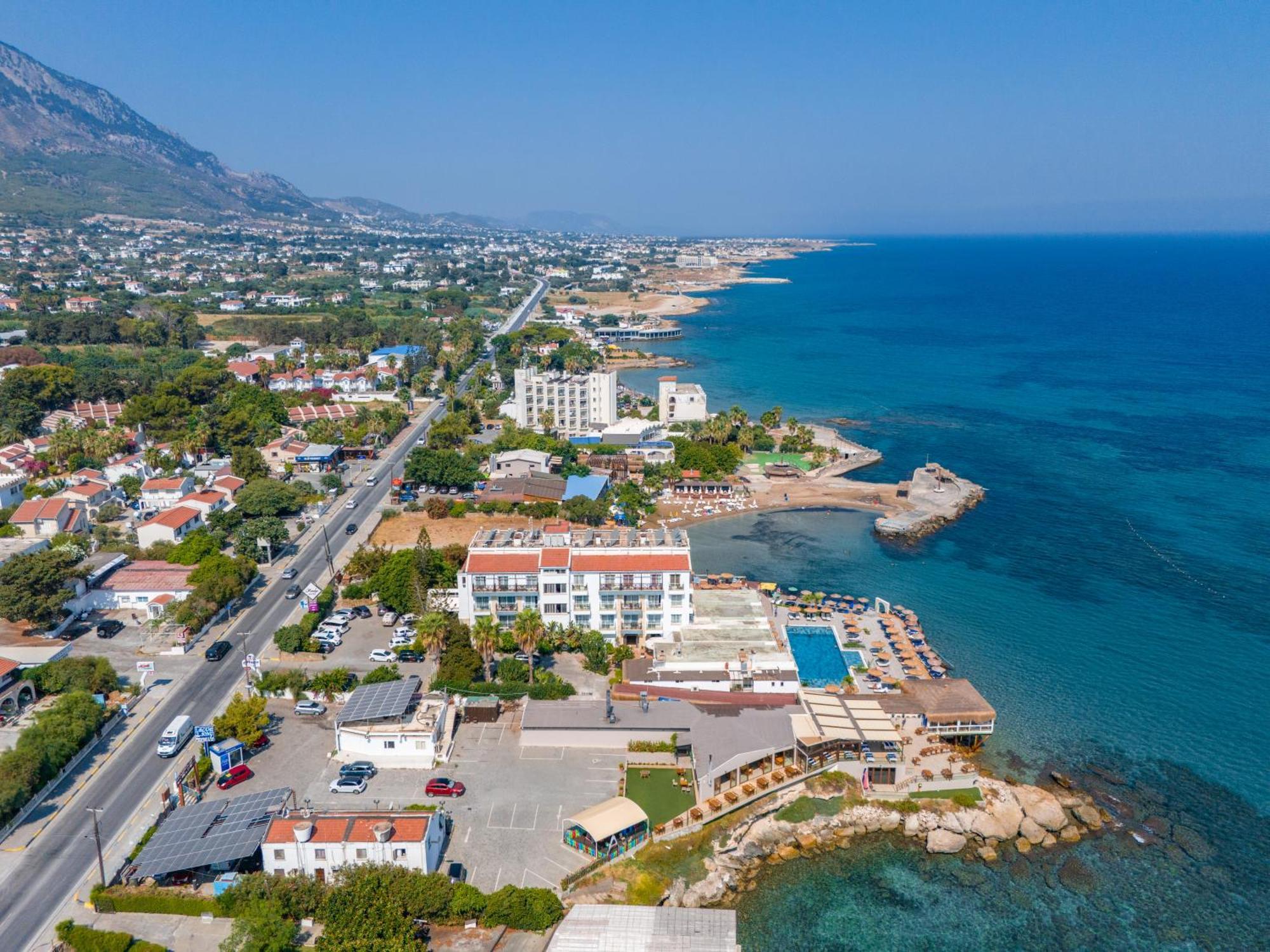 Manolya Hotel Lapithos  Luaran gambar