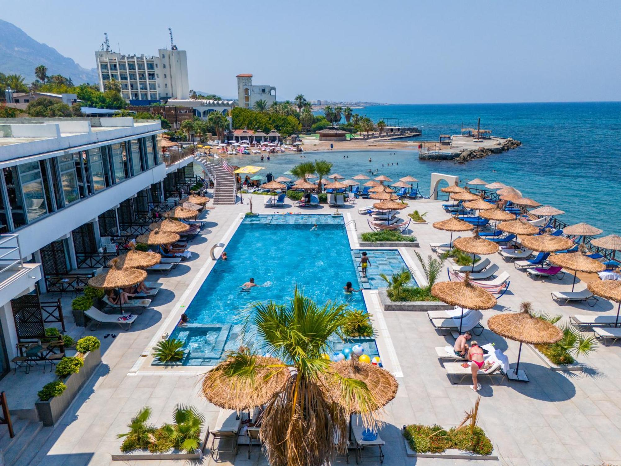 Manolya Hotel Lapithos  Luaran gambar