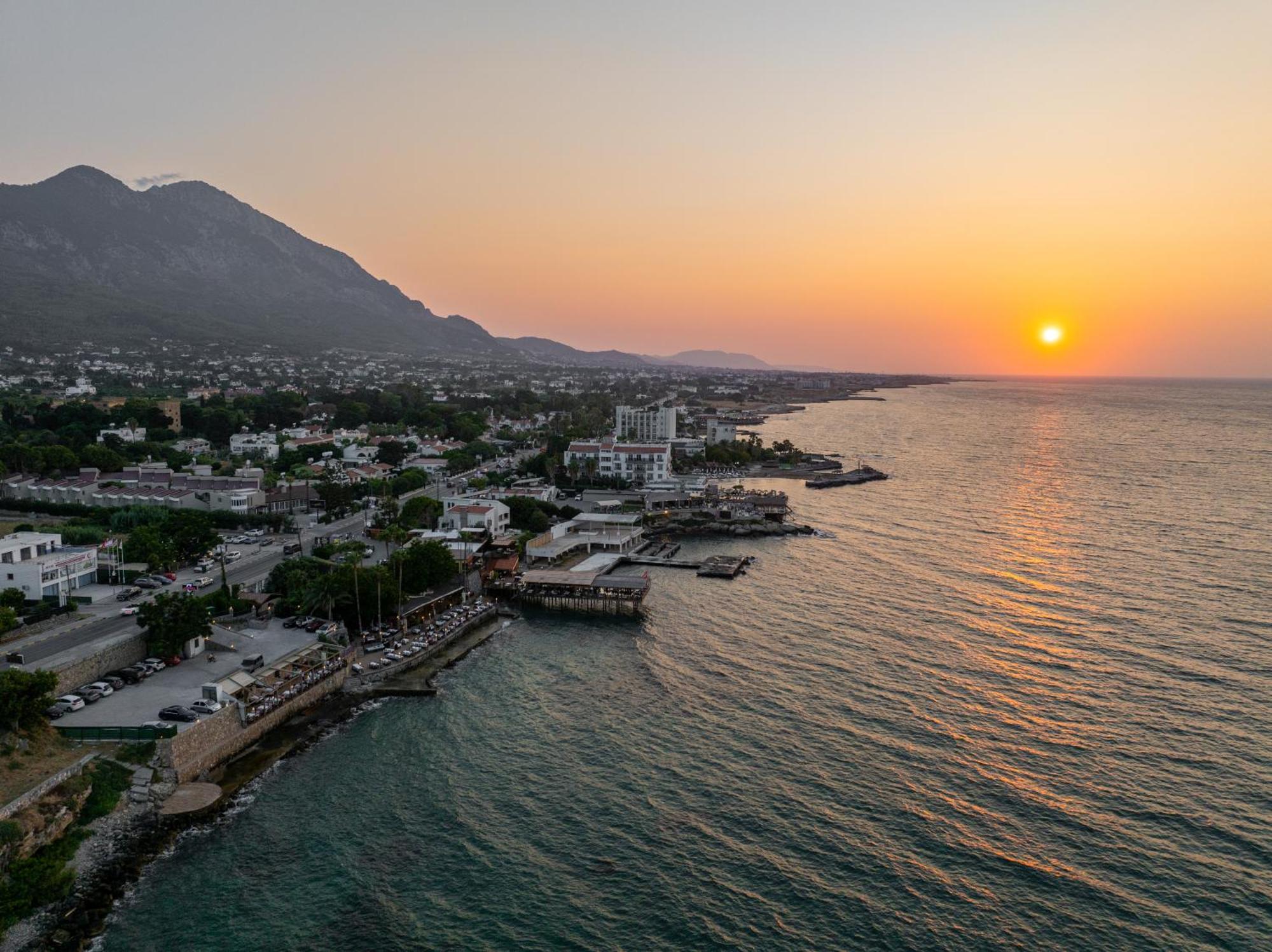 Manolya Hotel Lapithos  Luaran gambar