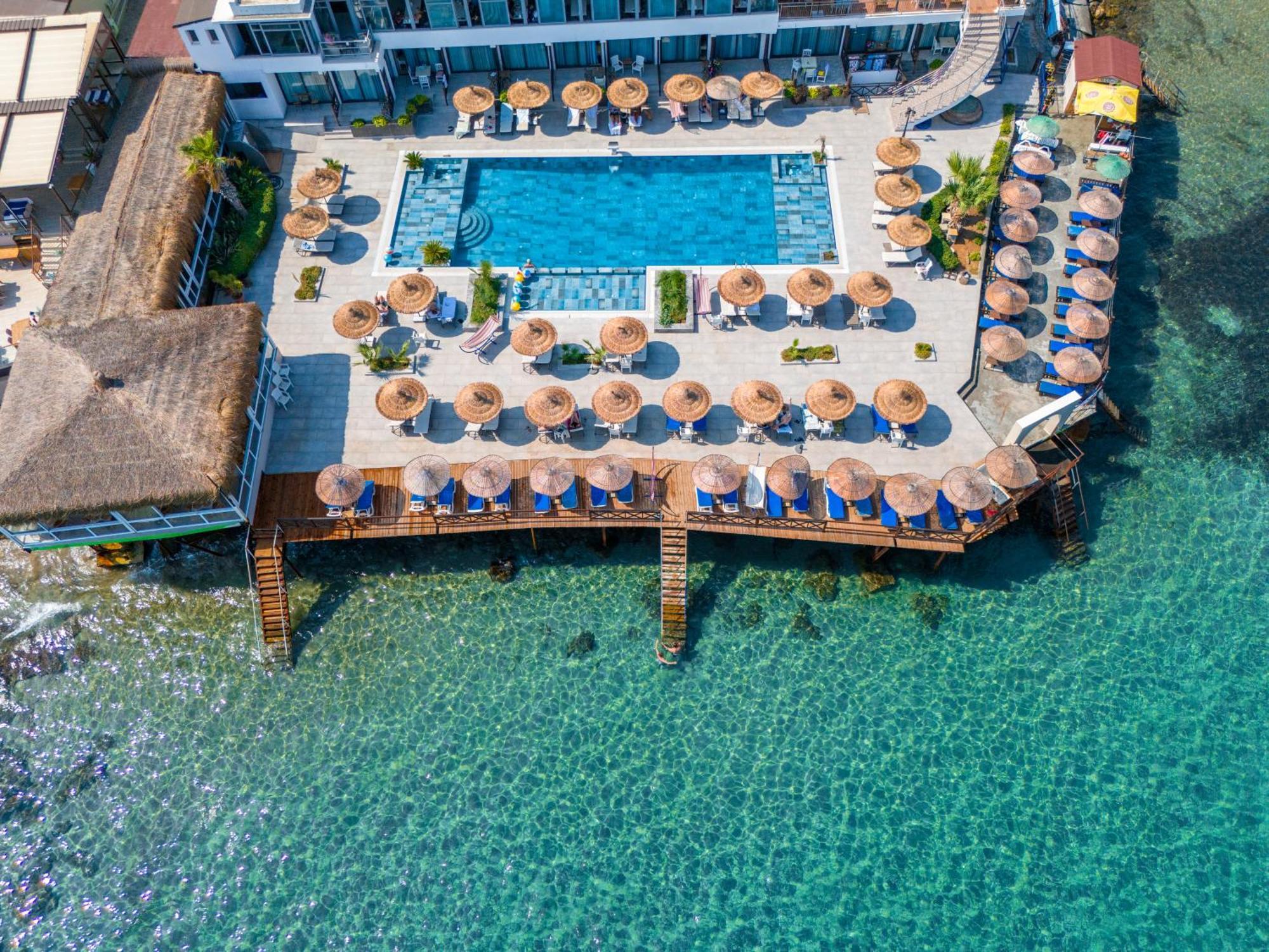 Manolya Hotel Lapithos  Luaran gambar