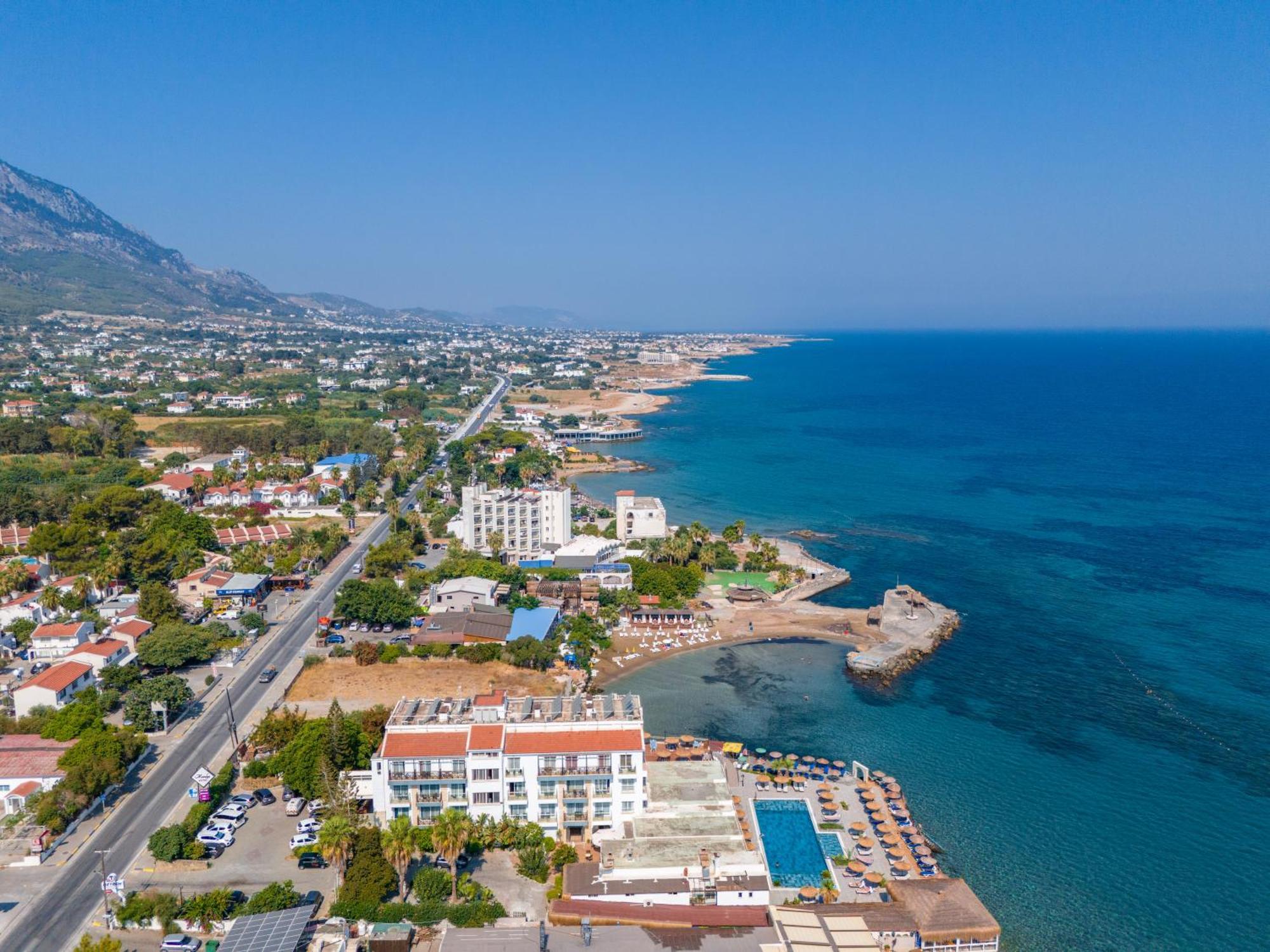 Manolya Hotel Lapithos  Luaran gambar
