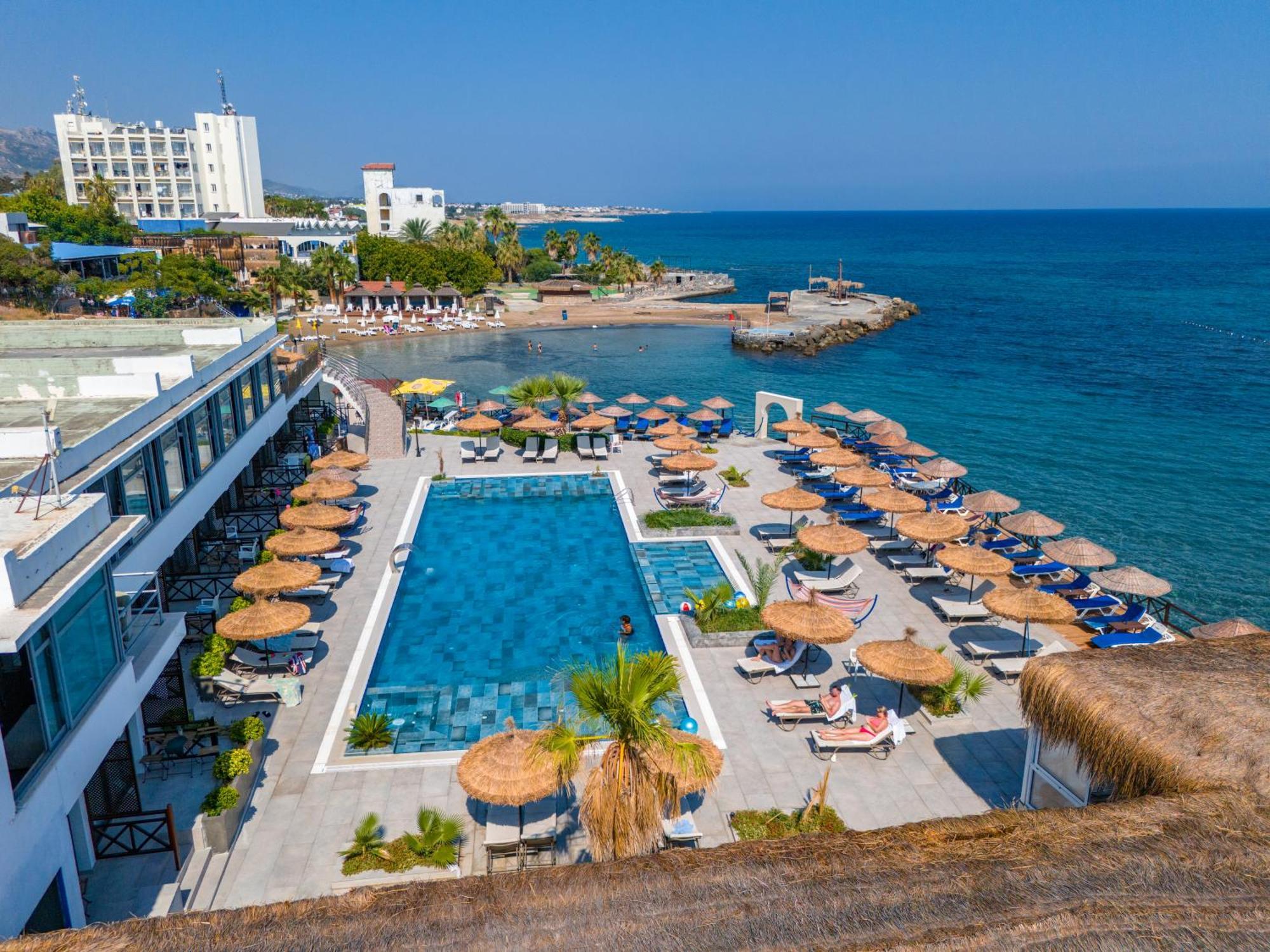 Manolya Hotel Lapithos  Luaran gambar