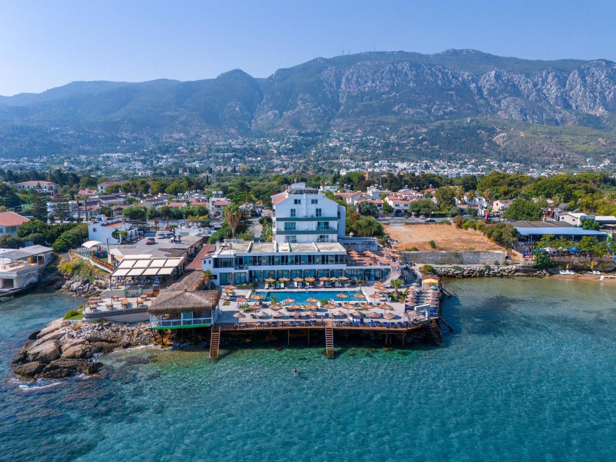 Manolya Hotel Lapithos  Luaran gambar