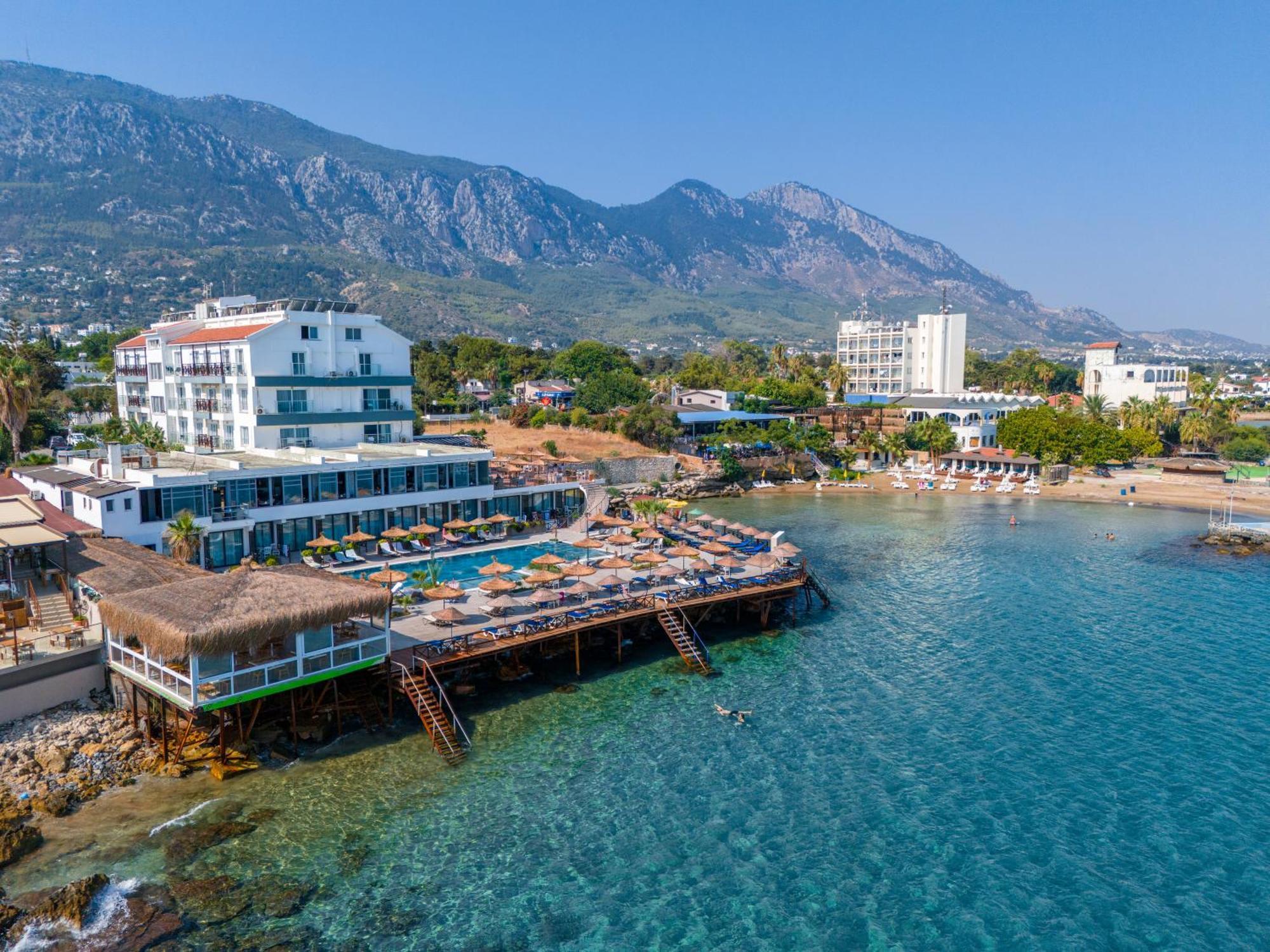 Manolya Hotel Lapithos  Luaran gambar