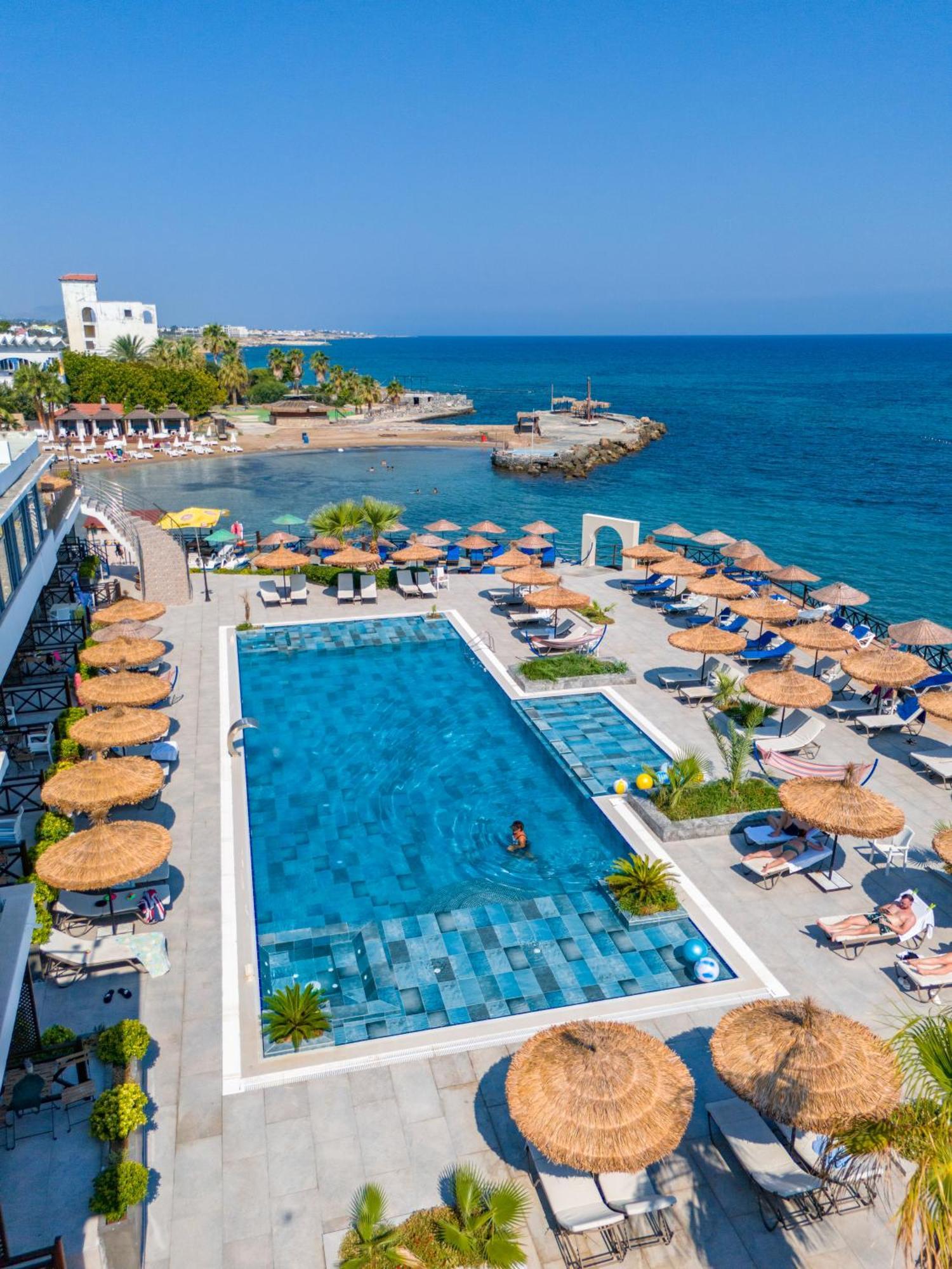 Manolya Hotel Lapithos  Luaran gambar