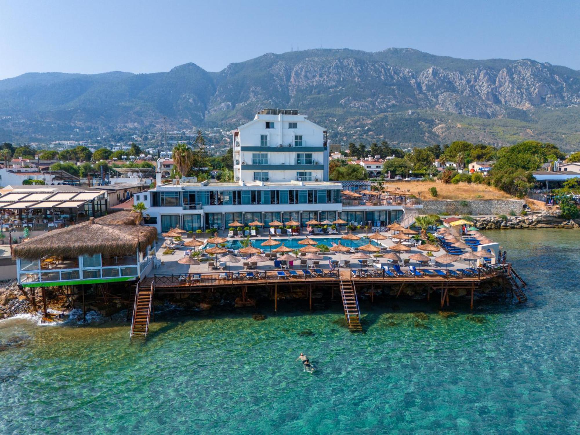 Manolya Hotel Lapithos  Luaran gambar